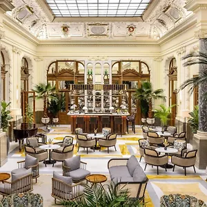 Otel Nh Collection Carlo Iv